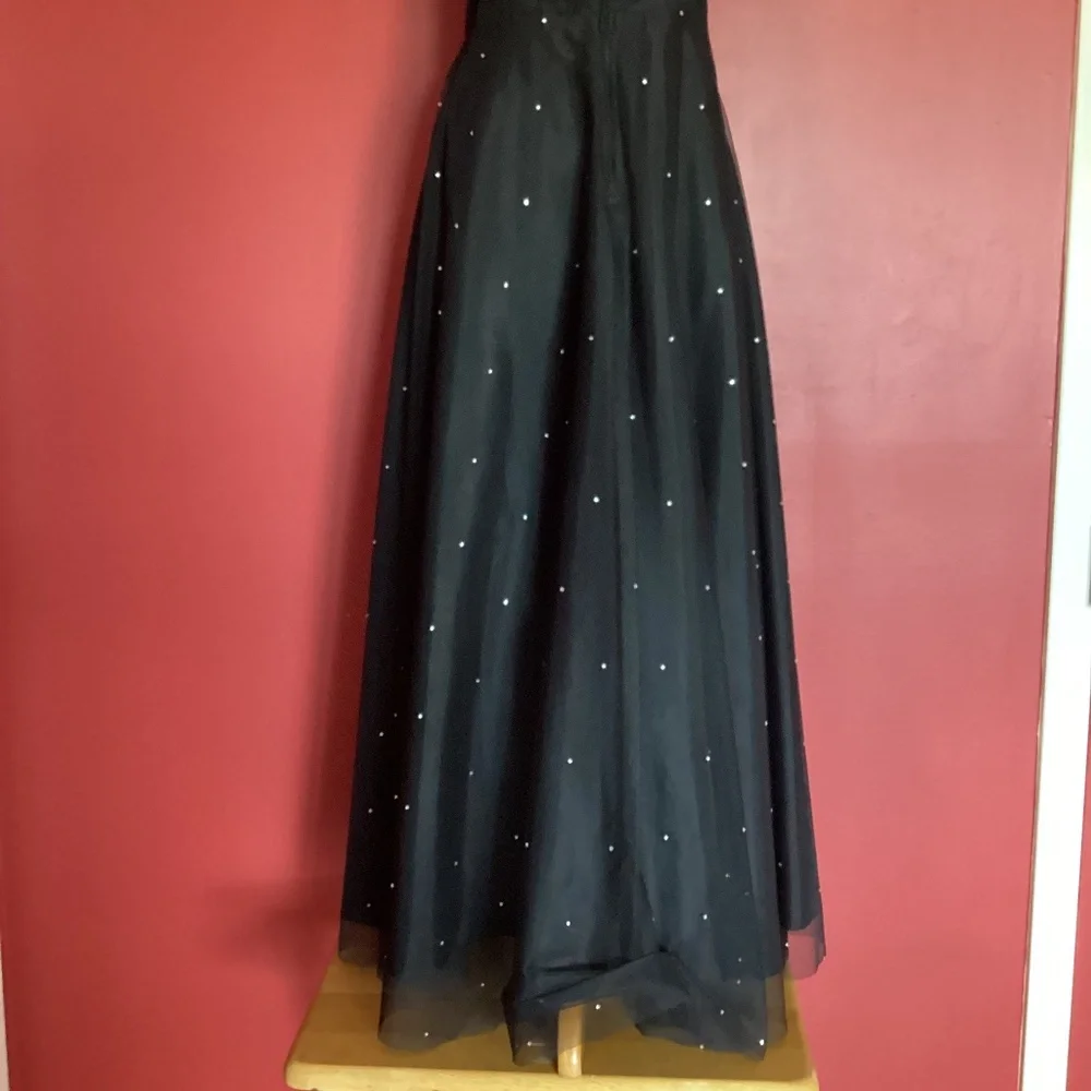 Evening Gawn, Black beaded with “diamonds”, size 10 - Picture 2 of 3